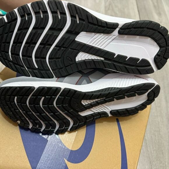 NWB Men’s ASICS Shoe size 11.5 extra wide. - Picture 3 of 8